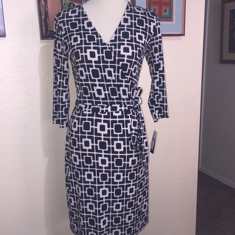 Wrap Dress. Figure flattering.